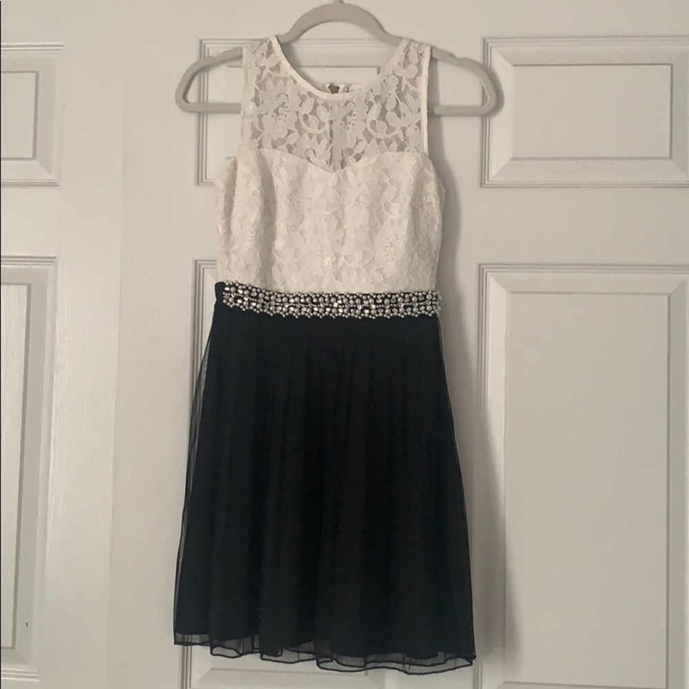 Formal black and white dress only worn once